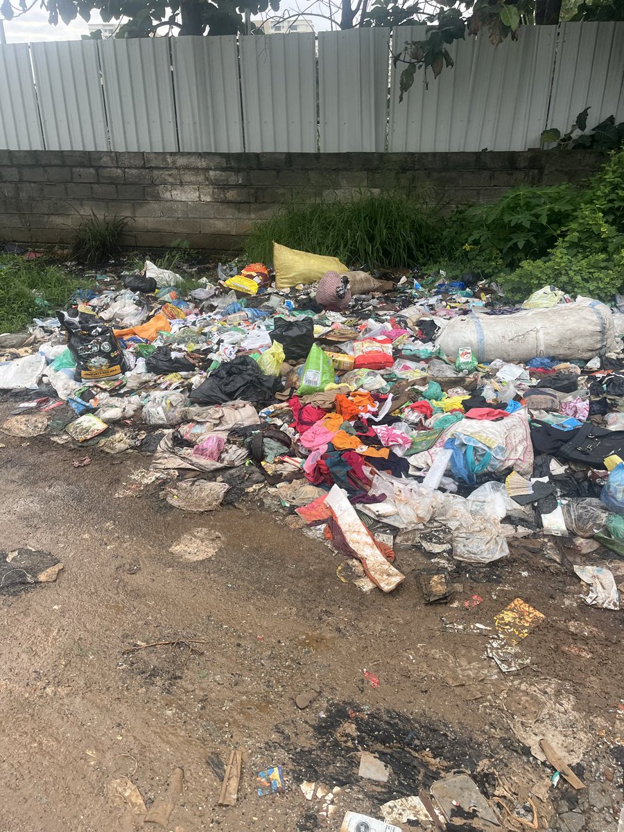 MSRNECBLR's tweet photo. @Captain_Mani72 @BDACommissioner 

Dear sir , we are paying taxes to BDA for last 14 years along with maintenance fees to BDA. We are only asking for basic human needs like roads  and garbage removal .. kindly intervene and help 🙏🙏 @osd_cmkarnataka https://t.co/0Ppd9jWfUB