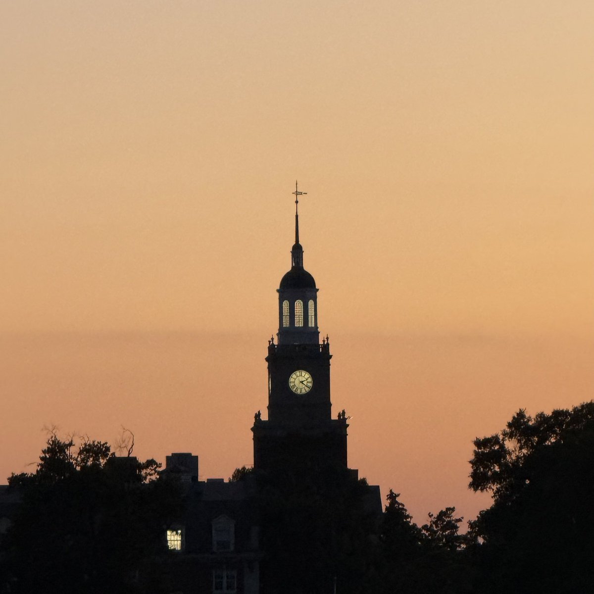 Amazing sunset over <a href="/HowardU/">Howard University</a> tonight.