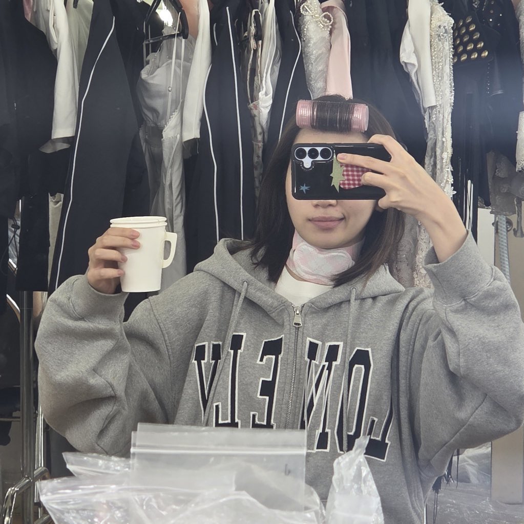 chaechaedaily's tweet photo. girlfriend chaechae https://t.co/5UxcOKTtEm