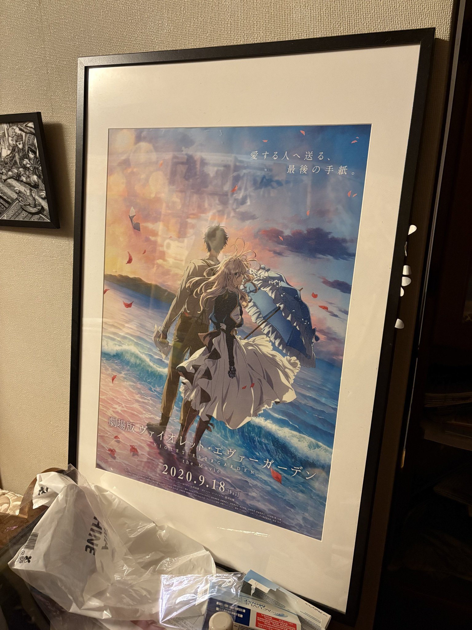 ヴァイオレット・エバーガーデン　ポスター 額縁付き ヴァイオレット・エヴァーガーデン 額装アート ―色景―【菫