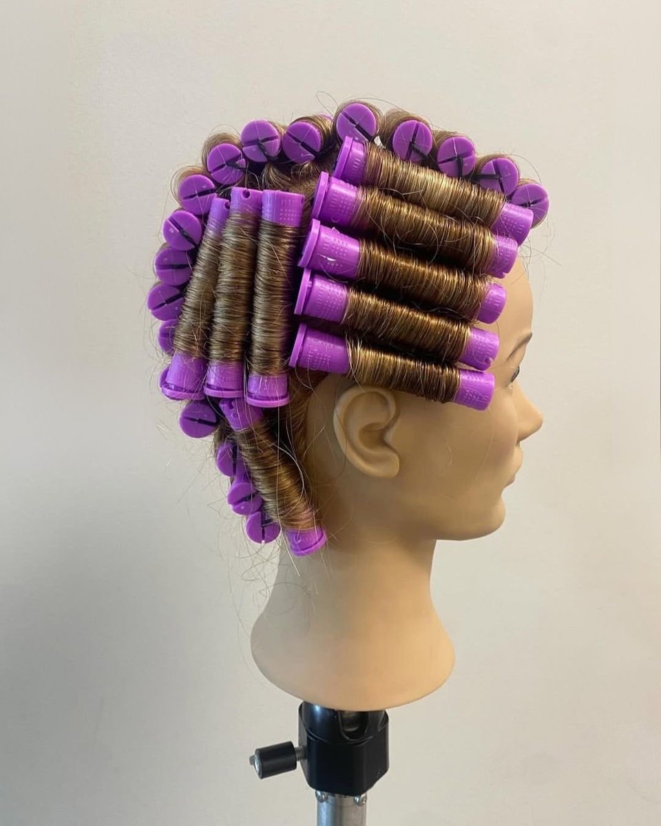 PivotPointIntl's tweet image. Precision, patience, practice. Turning technique into confidence! 💫 #BeautySchool #CosmetologyStudent #Perm #Perms #PMTS #PivotPoint #LearnForward (📸: mandi.b.styling // pmtsroanoke)