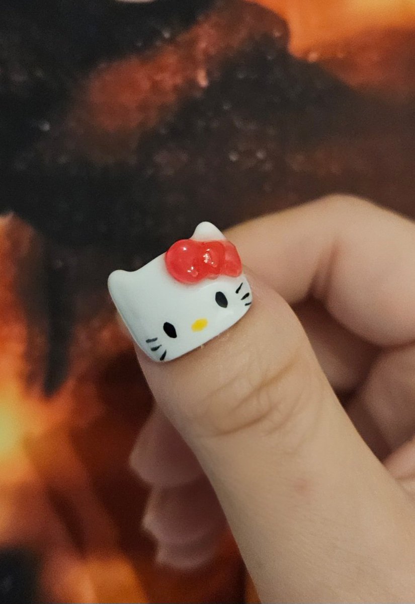 borusichisan's tweet photo. まむし指ならではのネイルの楽しみ方(笑)キャラの顔がそのまま乗っちゃう🤣昔はいっぱい悩んで苦しんだけど、今は楽しめてます💅 https://t.co/LNZvimdRGj