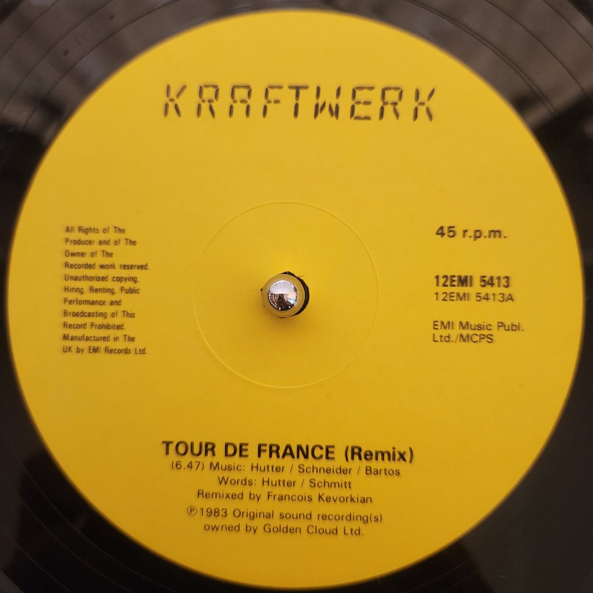 vinceke1's tweet photo. 今日の一枚🚲️
Kraftwerk - Tour De France
この12インチ盤に入ってるRemixが好き
#kraftwerk #tourdeforce https://t.co/mm9dnXPn7p https://t.co/itZGgqOHIh