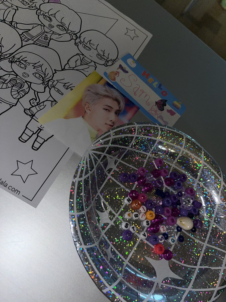 Sam16_00's tweet image. Went to a BTS comeback event today and ahhh I made three new friends!!! I was super embarrassed and shy first but then we started talking about recent concerts and our biases 🥹💜 #btsevent #armybts #BTS #btsnamjoon