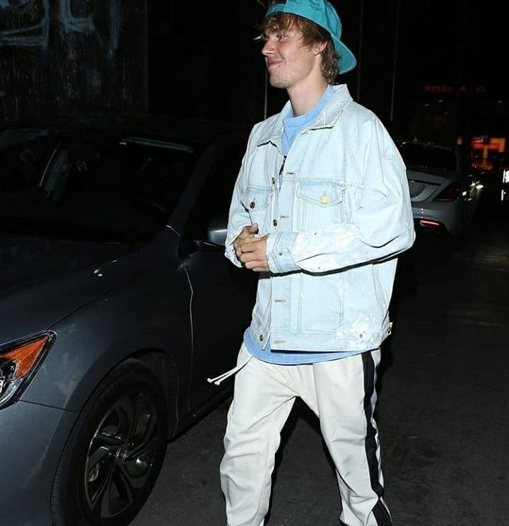 hourly drew (@hourlydrew) on Twitter photo 