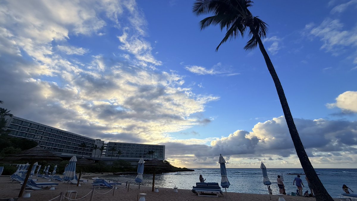 hawaii_isla808's tweet photo. Traveling through the Valley of the Temples Memorial Park & Crematory in Kaneohe, then a long scenic drive past Kualoa Ranch. Finally arrived at the beautiful Ritz-Carlton, Turtle Bay on Oahuโs North Shore. #Hawaii #Oahu #TurtleBay #KualoaRanch #ValleyOfTheTemples https://t.co/c4ZBCU2fiu