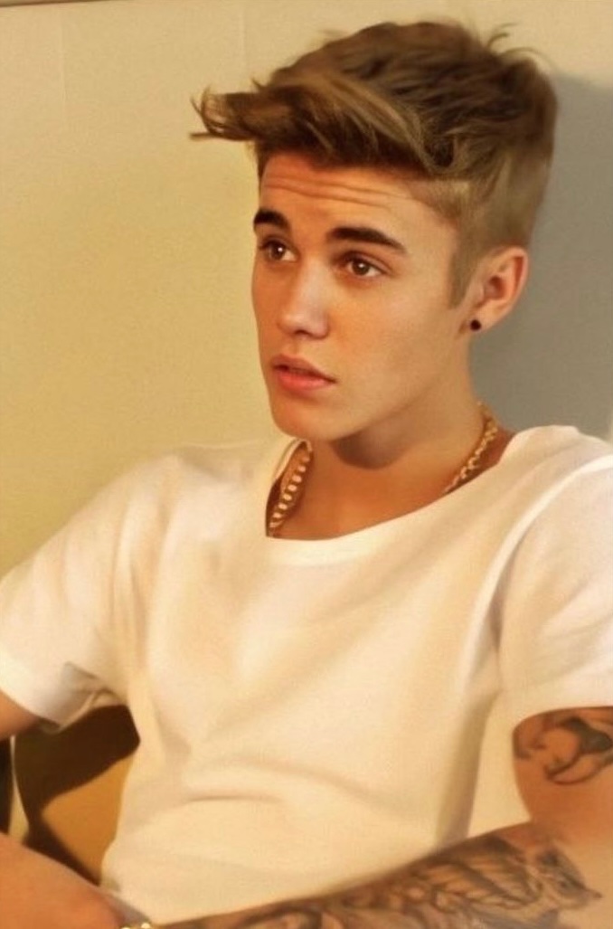 hourly drew (@hourlydrew) on Twitter photo 