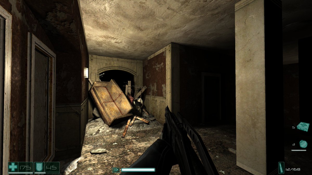 TrashConno's tweet photo. Love the part in F.E.A.R. where you crash land into Condemned: Criminal Origins https://t.co/RluuqeZ7JN