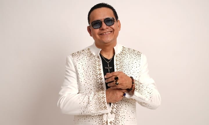 PeriodistasU's tweet image. Adán Sámano regresa al Lunario para cantar al amor eterno en su cuarto concierto en este #recinto zurl.co/Pza5P