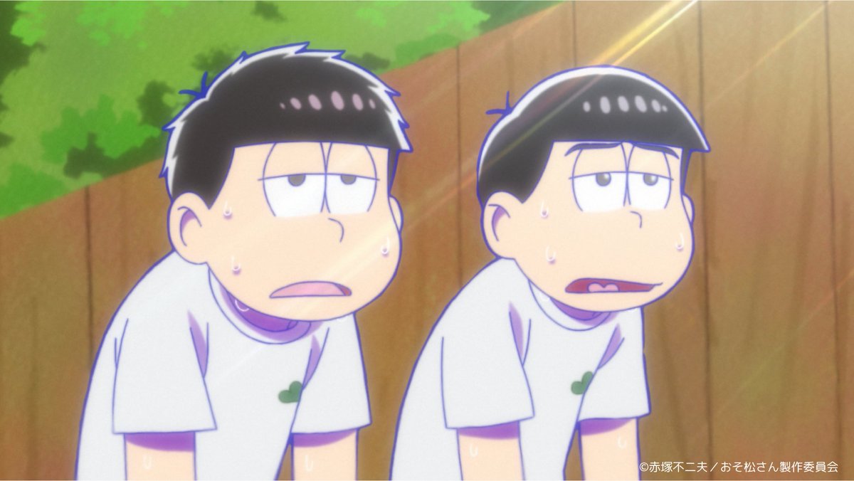 今日も暑いなブラザー（カラ松）
……お前の方が暑苦しい（一松）

⌚第6話「扇風機とタイムマシン」
8/12(火)深夜24時～テレ東系列6局ネットにて放送！
osomatsusan.com/onair/

#おそ松さん