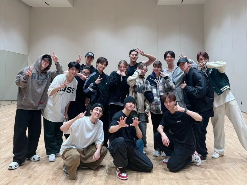 ho5hiii_kwon17's tweet photo. Emma and Isabel Myers with SEVENTEEN and BSS in 2023 🤍 https://t.co/F26s0j6hQB