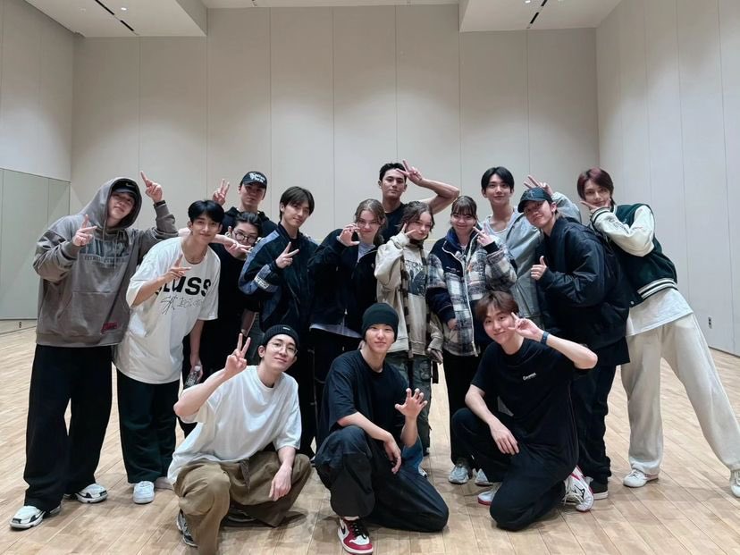 ho5hiii_kwon17's tweet photo. Emma and Isabel Myers with SEVENTEEN and BSS in 2023 🤍 https://t.co/F26s0j6hQB
