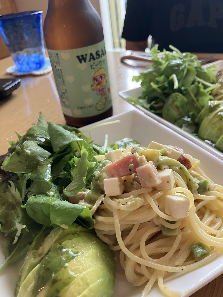 お昼はアボカドの冷製パスタ
ベビーリーフとアボカドはジェノベーゼソースで

オールグリーン🌱