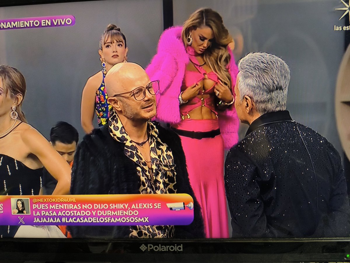 ladronsitho's tweet photo. Jajajaja Veeeerggaaaaaa #Facundo le intento jugar al discurso #Feminista que trae en jaque al #Chicharito y #Alexis aunque me cae de la verga y es la copia barata de #Arath le dijo #Fuking la verdad eres un Golum que está buscando apagar el brillo de los demás #LCDFMX3 https://t.co/yzW2L09b4A