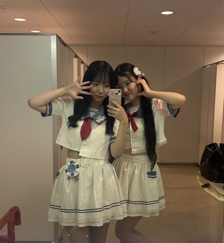 はじめまして～！！
私たち2人組アイドル「Blossom」です🎀
本日マーサ21さんでライブを行います❕
休憩時間にビラも配っているのでぜひ見に来ていただけると嬉しいです～🌟
Xのフォローもお願いします！🙇🏻‍♀️