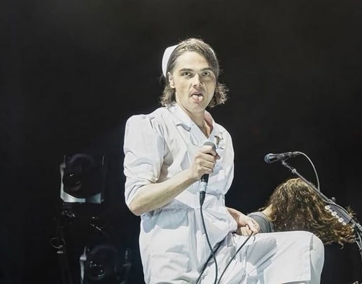GilliansDead's tweet photo. I need her to administer my T shot https://t.co/t0sA3aJAWR