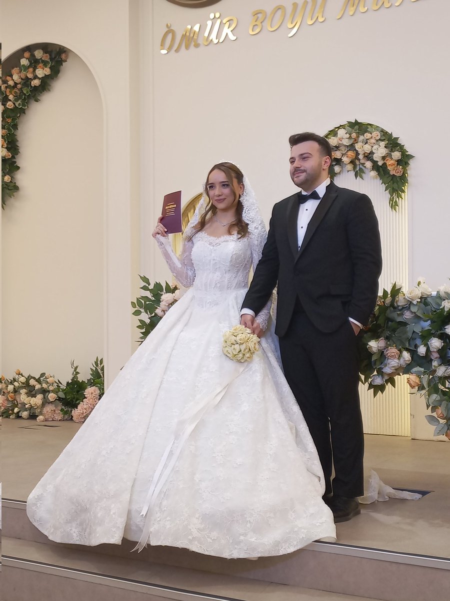 BASEDER_'s tweet photo. Başakşehir Engelliler Derneği olarak Dernegimizin Danışmanı Yunus Oğuz beyin biricik oğlu Recep Tayip'bin Nikah merasimine katıldık Genç çiftlerimize bir ömür boyu mutluluklar dileriz Başakşehir Engelliler Derneği yönetimi adına Başkan Abdullah Polat https://t.co/8thKQpAlkm