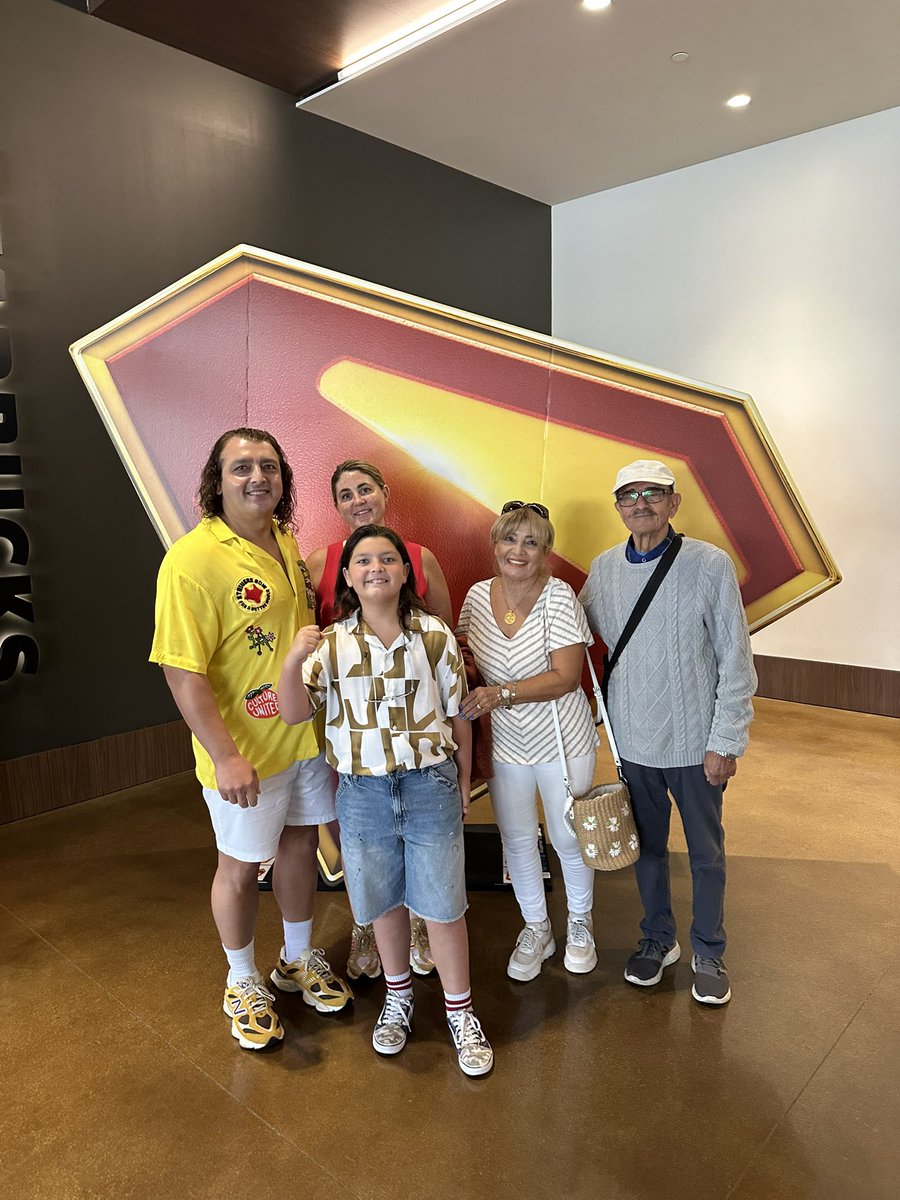 drjohnfekrat's tweet photo. Family, sun, sand, and sea, that sounds
like a summer to me.🌞🏖️❤️

#summer #family #love #fun #disneyland #universalstudioshollywood #warnerbrosstudios #broadway #lagunabeach #pacificaquarium #wildriverswaterpark #liloandstitch #leonelfekrat https://t.co/O5gGgrpJ6k