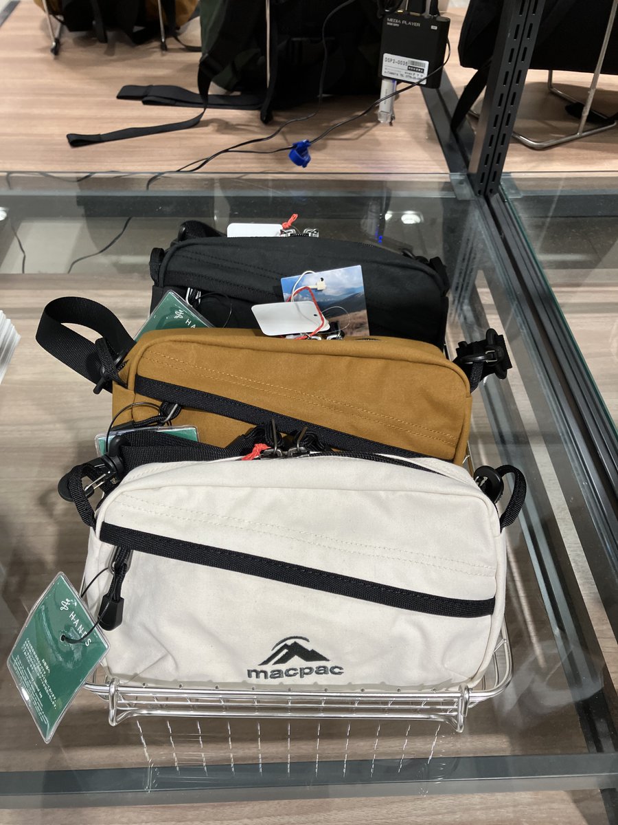 Hands_Umeda's tweet photo. #macpac は #ニュージーランド🇳🇿 の
アウトドアブランドです
耐久性のある長繊維コットンと耐摩耗、腐食に優れた
ポリエステル繊維をブレンドし
特殊配合した樹脂とワックスに浸すことで
耐水性も実現しました‼️
macpac バッグシリーズ
税込 7,150円から
(11F はし)
#マッ��パック https://t.co/1O1LfnqmTz