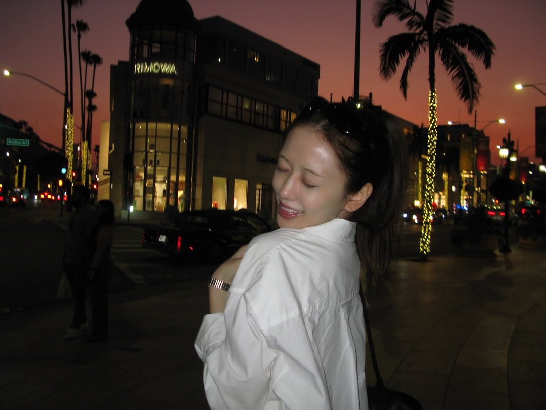 anyujoin's tweet photo. i let the night capture how happy i still felt after the show. &amp;# https://t.co/hJSCT8CWi7 https://t.co/BOPIdNxgFE