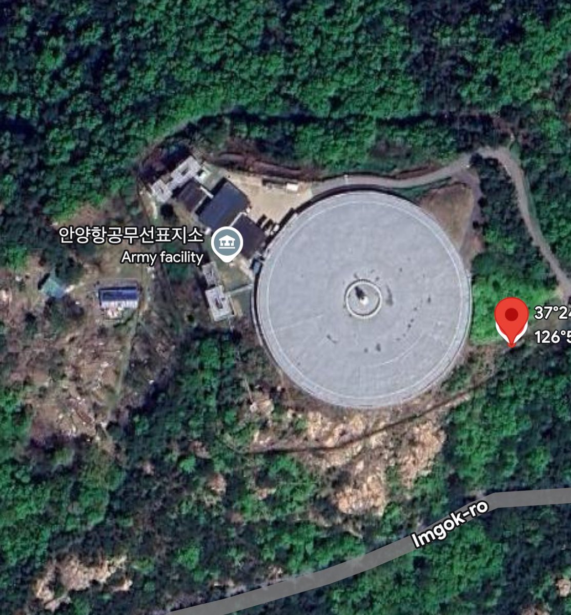 Drew Doss (@drew4worldruler) on Twitter photo According to <a href="/DrStevenGreer/">Dr. Steven Greer</a> this facility is hiding a downed UAP outside Seoul, South Korea.
37°24'48.5"N 126°55'44.4"E According to <a href="/DrStevenGreer/">Dr. Steven Greer</a> this facility is hiding a downed UAP outside Seoul, South Korea.
37°24'48.5"N 126°55'44.4"E