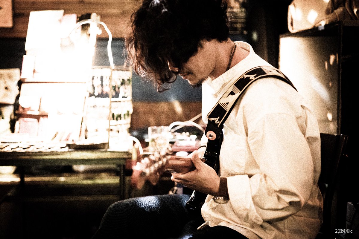 ◤ 協力 ◢

福岡を拠点に活動するギタリスト、トラックメイカー、プロデューサー「宙葉 aka KEIJI」の、2曲入り配信シングル「awake」のリリース協力をさせて頂きました。

2025.8.11(mon) Release

宙葉 aka KEIJI「awake」

Label : BROKENWORDZ
DL/Streaming : linkco.re/10p3qYY9

1. Awake