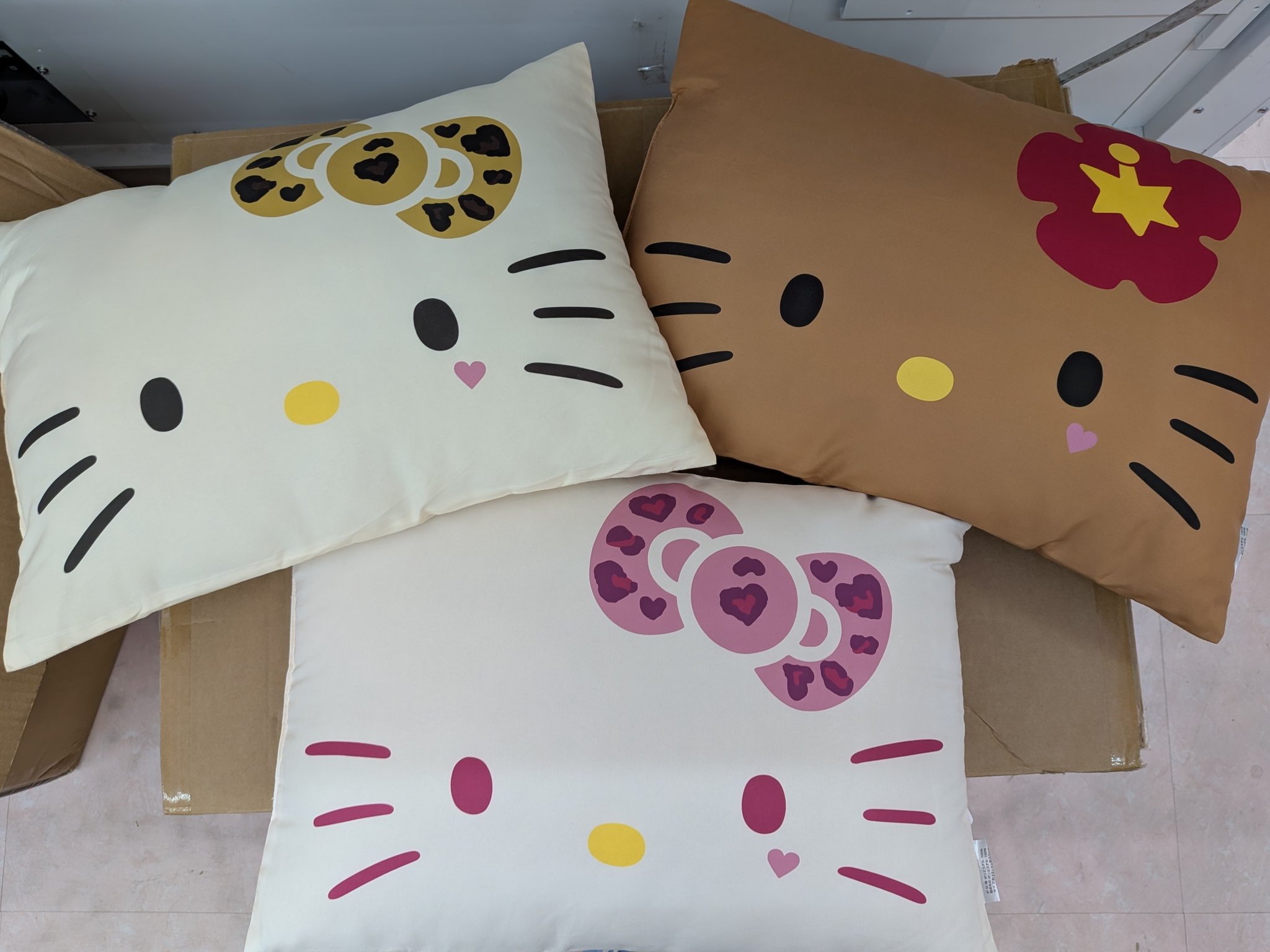 超希少　ヒョウ柄キティフェイスクッション Amazon.co.jp: ケイカンパニー(K Company) ハローキティ (ヒョウ