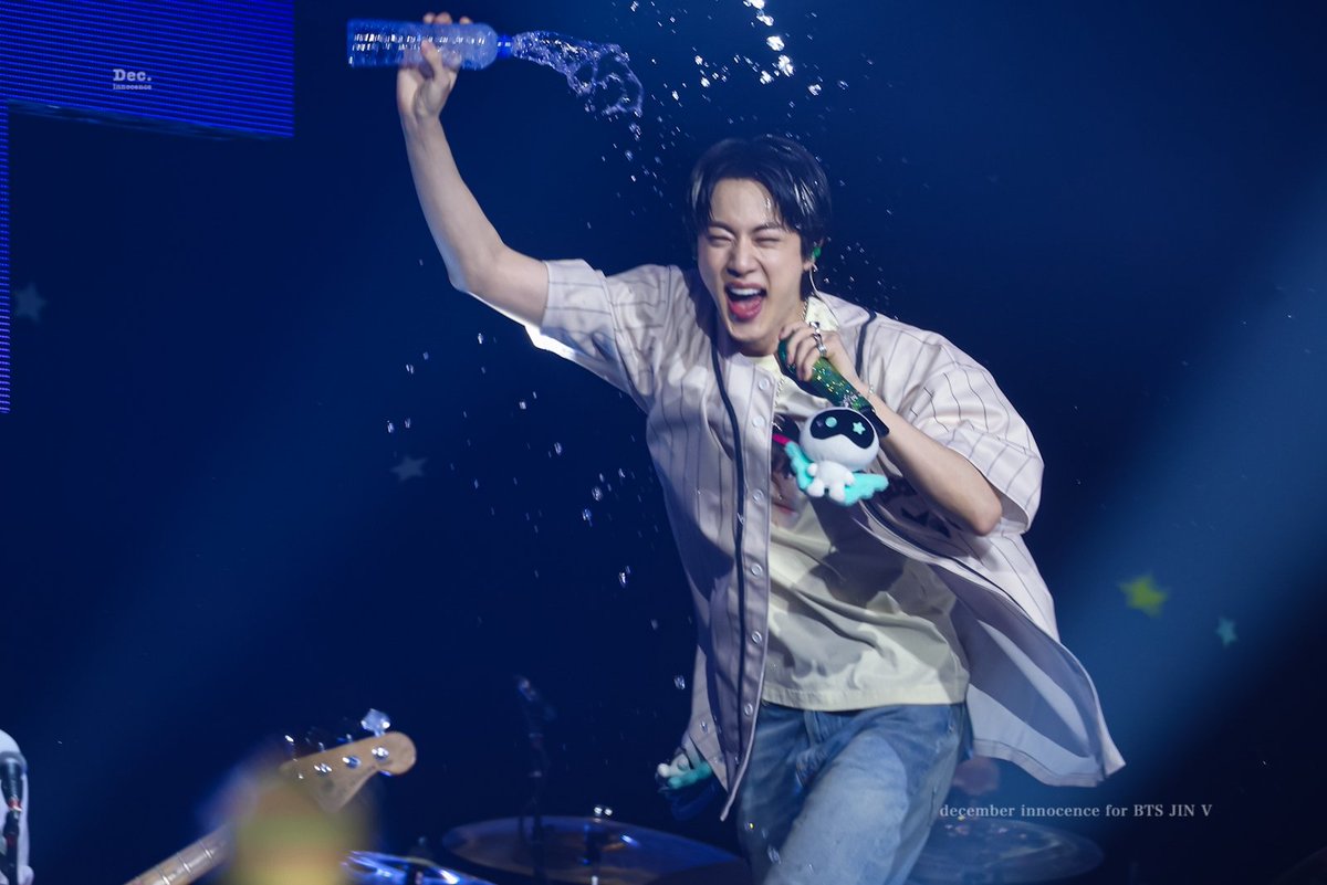 Dec_Innocence's tweet photo. 250810 🐹🫧🫧
#방탄소년단진 #진 #석진 #김석진 #JIN #BTSJIN #방탄소년단 #BTS #RUNSEOKJIN_epTOUR  #RUNSEOKJIN_epTOUR_AMSTERDAM https://t.co/wvCkr7K6ka