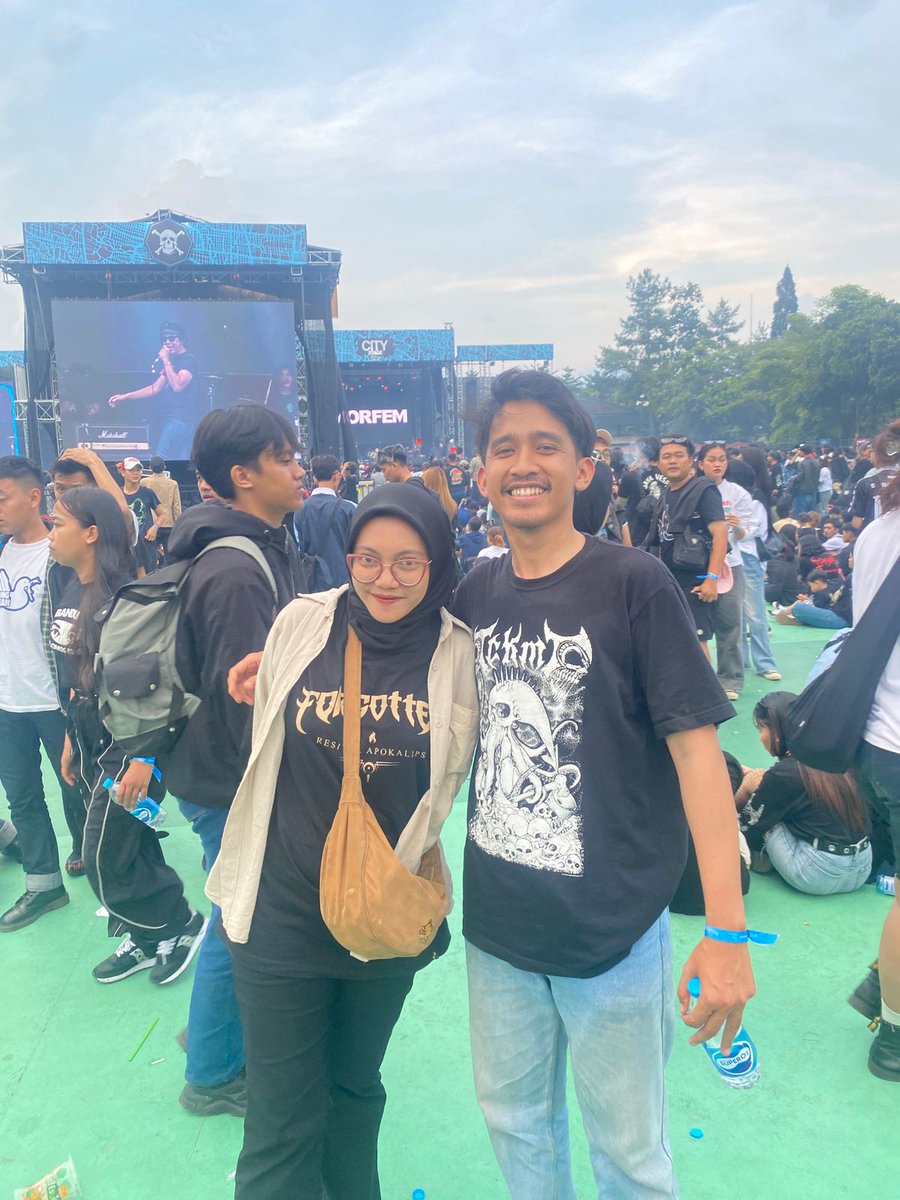 kholid_alfaiz's tweet image. #concertdate with love
@oscasmor