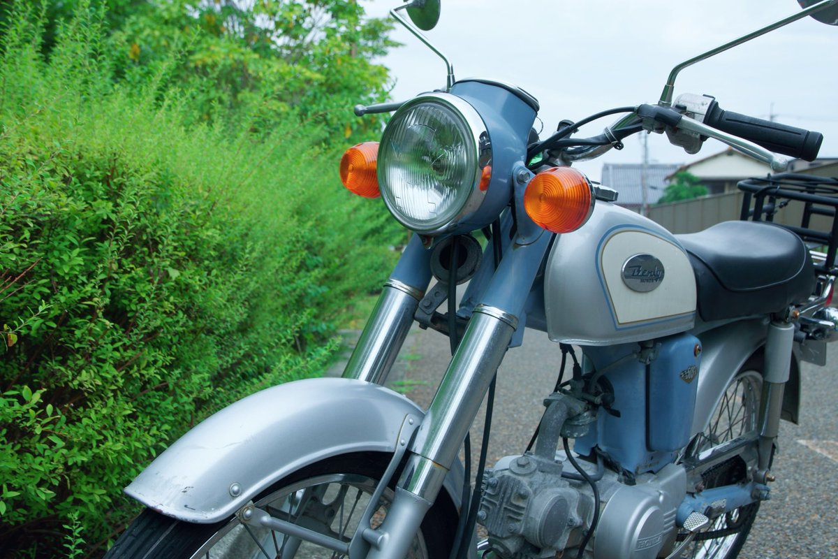 723cc110puko's tweet photo. Youtube最後の方でもでもお伝えしたように
ベンリィCD50S納車しましてん🙈
『べんりこちゃん』可愛いやろ〜
速そうに見えて、めちゃくちゃ遅い🤣
ええねん、それで🤭✨
是非Youtubeの方も見てみてね
https://t.co/oAyispJdKM
#納車
#増車
#CD50s
#honda https://t.co/ql1Ub5282f