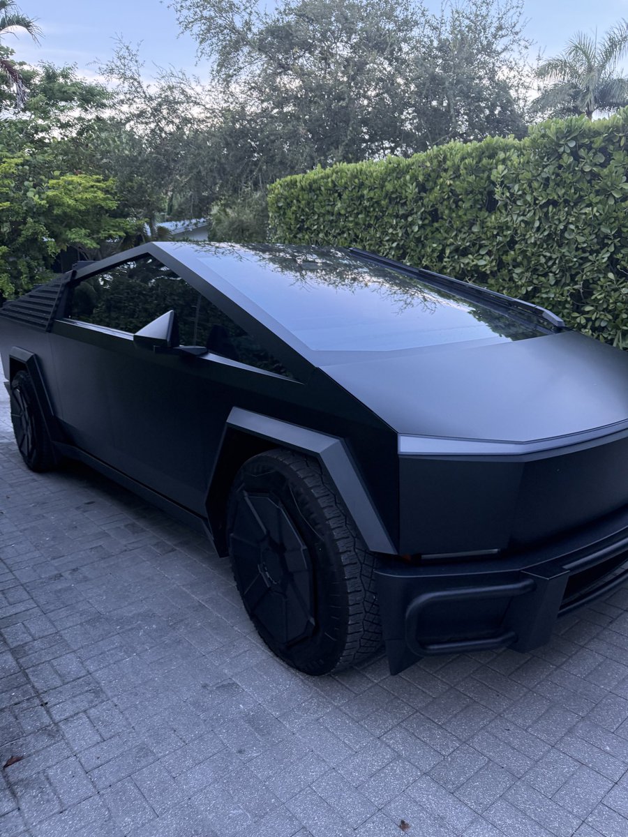 LawPerkins's tweet photo. @elonmusk Best vehicle I have ever owned. (Traded in Defender and still own G wag)
Black matte wrap and tonneau rack makes it look nasty too.  
Thanks @elonmusk https://t.co/Ck4s3fQwdn