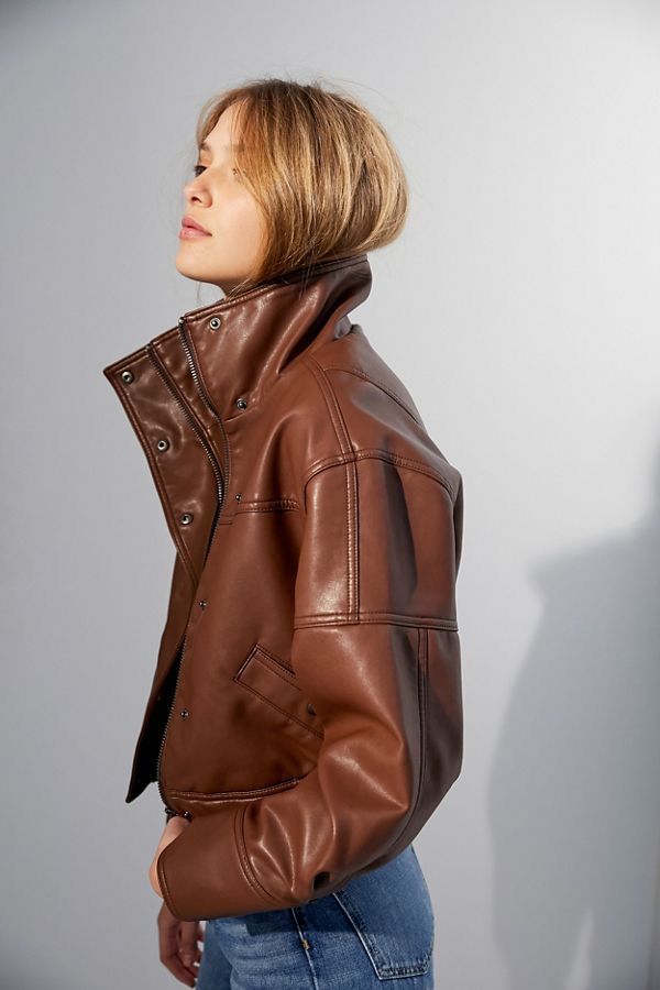 TufaniHoney's tweet photo. Brown leather, blue denim, and that worn-in confidence 🧥👖 Some pieces just get better with time. #RealFashion #LeatherStyle #EffortlessCool #TimelessLooks #StreetStyleVibes #DailyOutfit #StyleInMotion https://t.co/GvPERD2fQj