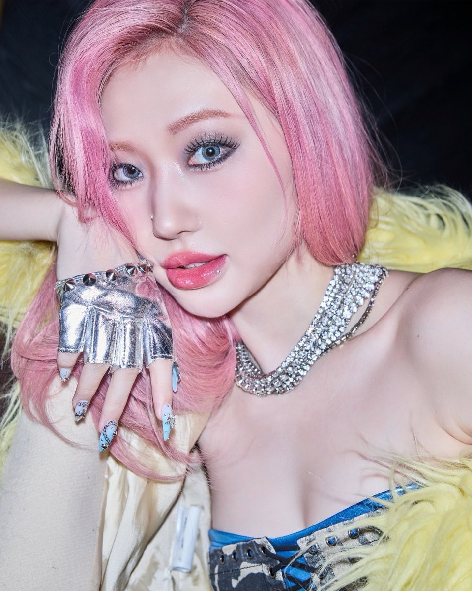 nugupromoter's tweet photo. Former SECRET NUMBER member JINNY has revealed more Concept Photo Teasers ahead of the release of her debut single 'EVERGLOW' on August 23rd, 12PM KST. https://t.co/j5wvypAVJd