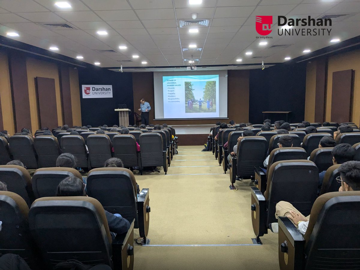 DarshanUniv's tweet image. ✨ Guest Lecture on “Universal Human Values”

On 6th August 2025, Darshan University hosted Dr. Pradeep Vadodaria for an insightful session with first-year B.Tech. students.

#GuestLecture #UniversalHumanValues #DarshanUniversity #EngineeringEducation