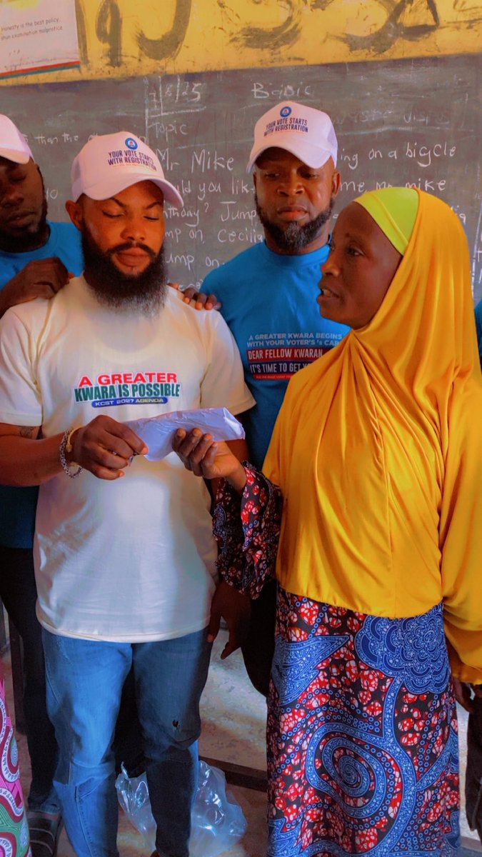 MovementDa22229's tweet photo. Empowering the community On behalf of Dr Abubakar bukola saraki https://t.co/HYJr0dtuZR