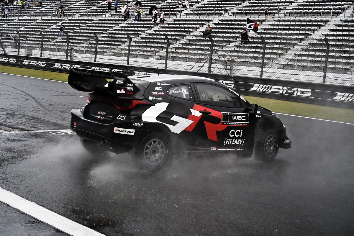FuelFest 2025🚗💨

本日、富士スピードウェイで開催中の #FUELFEST

生憎の雨模様にもかかわらす、会場には朝からたくさんのお客さまがご来場くださっています!!

オープニングでは、勝田貴元選手、勝田範彦選手、そして映画ワイルド・スピードの #GRスープラ が登場✨

そして勝田親子が #GRヤリス