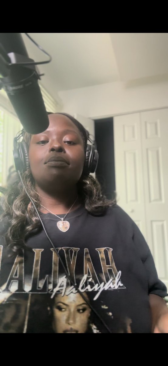 sangjeany's tweet photo. If yall really knew the stus we be in yall would know it’s still more shhh to come from my day 1s 👀👀👀👀👀 #jidsv #earthgang #backgroundvocals https://t.co/IjB6hr75vA
