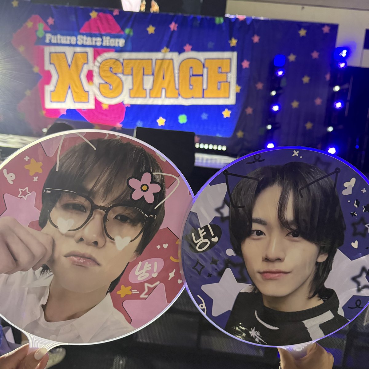 euijuice's tweet photo. feels so weird tweeting lol i never tweet but kcon la was so fun 😭😭🤍 https://t.co/UXaVO6V8Kj