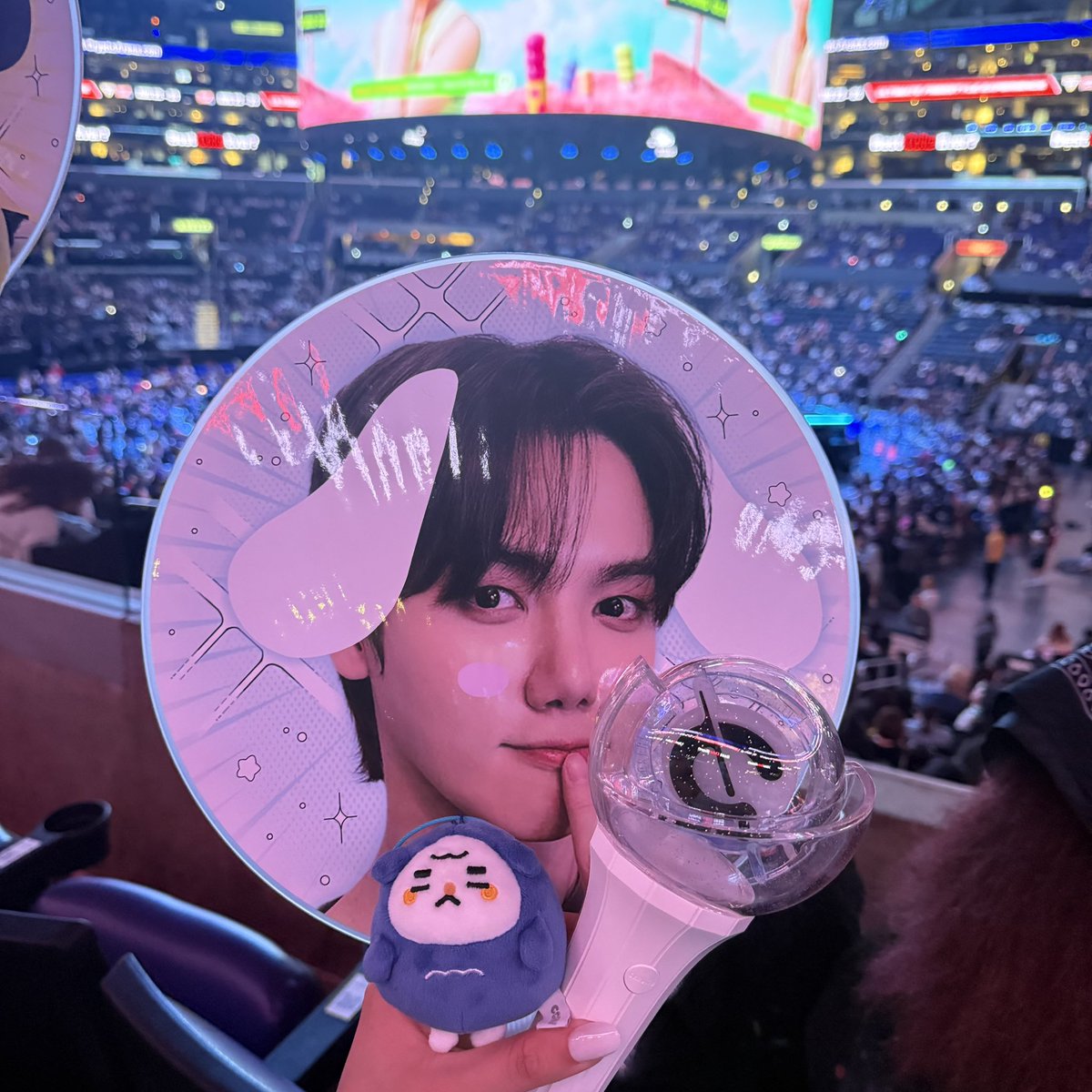 euijuice's tweet photo. feels so weird tweeting lol i never tweet but kcon la was so fun 😭😭🤍 https://t.co/UXaVO6V8Kj