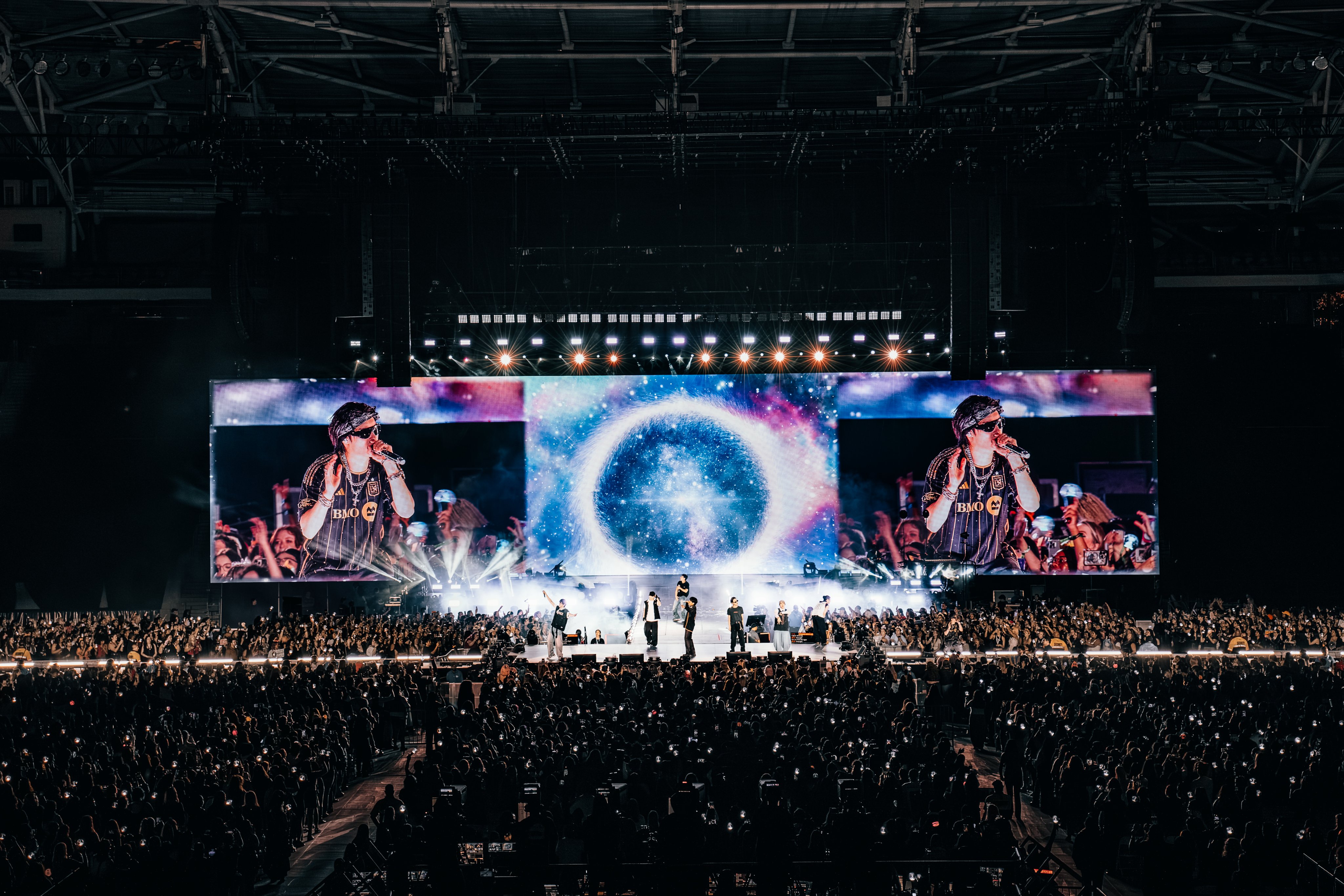 규모 장난 아닌 LA 콘서트장에서 생일 축하 받은 남돌 | 인스티즈