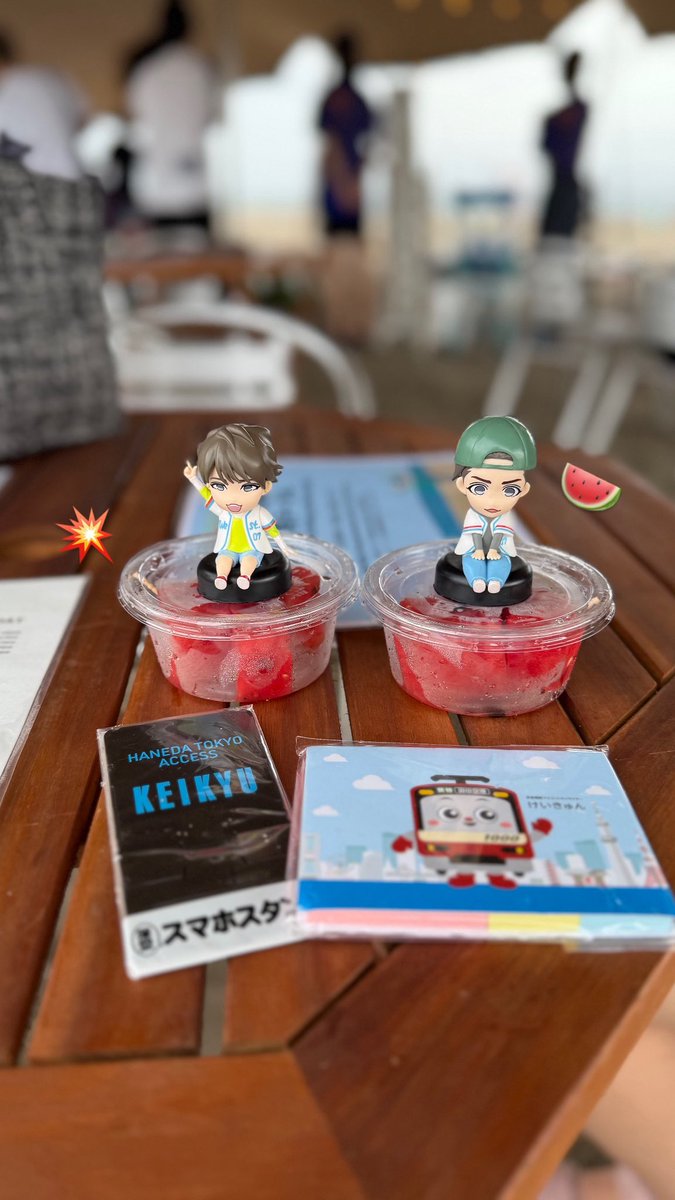 meronoyo's tweet photo. 海の家最終日行ってきたよー🏖☀️
曇天暴風やったけど楽しかった(≧∇≦)
瓶釣り成功して、お隣で開催してたスイカ割りも参加したよー🫙🍉スイカ甘かった💕
#リア突お歯黒革命
#リア突海の家 https://t.co/qtjQ8I9Kn9