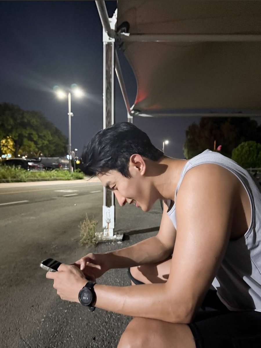 kyriesvt's tweet photo. thank you, dk! may pang background na naman ako sa strava. https://t.co/ECm9qldlLc