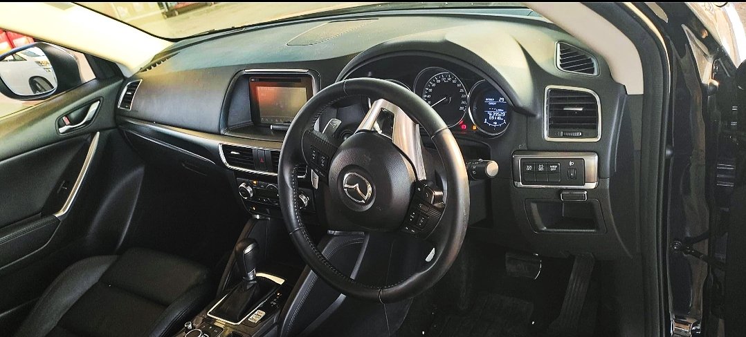 DriveNowUg's tweet photo. Last week after posting some Mazda CX-5 units that were in our #WeeklyOffers, you really blew up our minds on how you show up.
And seems like several of you missed out on the petrol version, just brought this 2014 edition .
#Note: Negotiable if it's full payment.
Costs: #Ugx65m https://t.co/WCtyj2chqE