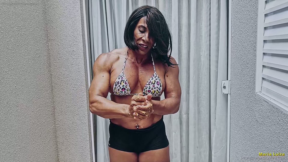 CrushingWoman's tweet photo. **"Maria Luiza's Muscle Power Smashes An Apple!"**
Watch her grip, the apple quivers under her strength... feel that CRUNCH 💥 **Don't miss out!
Tap to watch now 👀**
https://t.co/0IULgqx5MT
#MuscleCrush #FemaleMusclePower #AppleCrush #StrainAndSqueeze #PowerfulWomen https://t.co/iY1pj7mEKZ