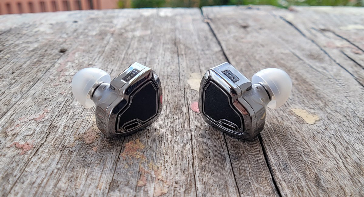New IEMs, Reviews: Hidizs MS2 pro Review : Simple Yet Brilliant !! by Suman Sourav Meher
theheadphonelist.com/hidizs-ms2-pro…