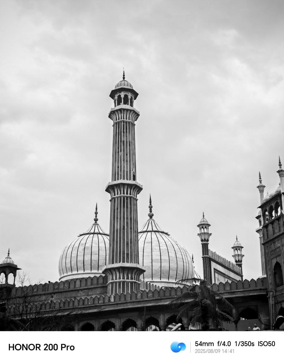 ExploreHONOR's tweet photo. Timeless beauty, reimagined.
A stunning black & white capture shot on the #HONOR200Pro by our community member Zishan.
Classic tones, crisp details, where artistry meets technology.
#ExploreHONOR #ShotOnHONOR https://t.co/SC1BLSVr0R