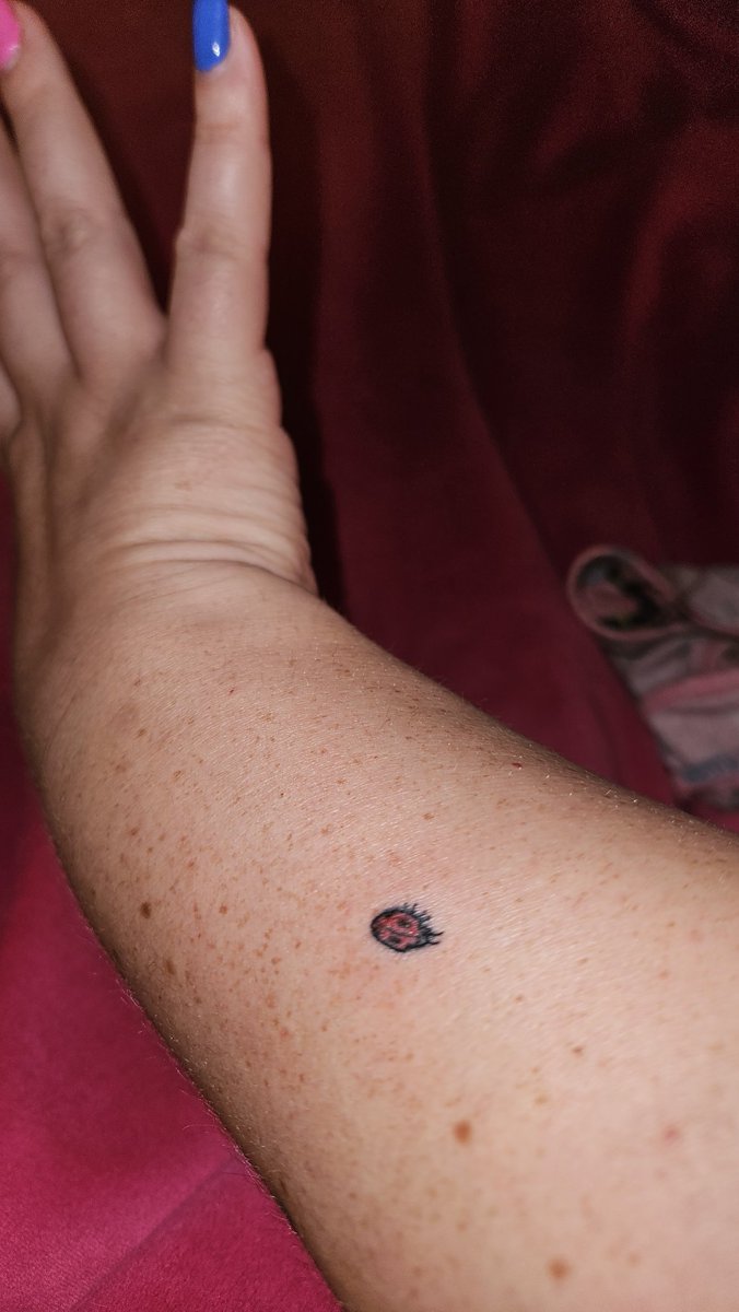 I hear men loved tattooed bitches. 🐞