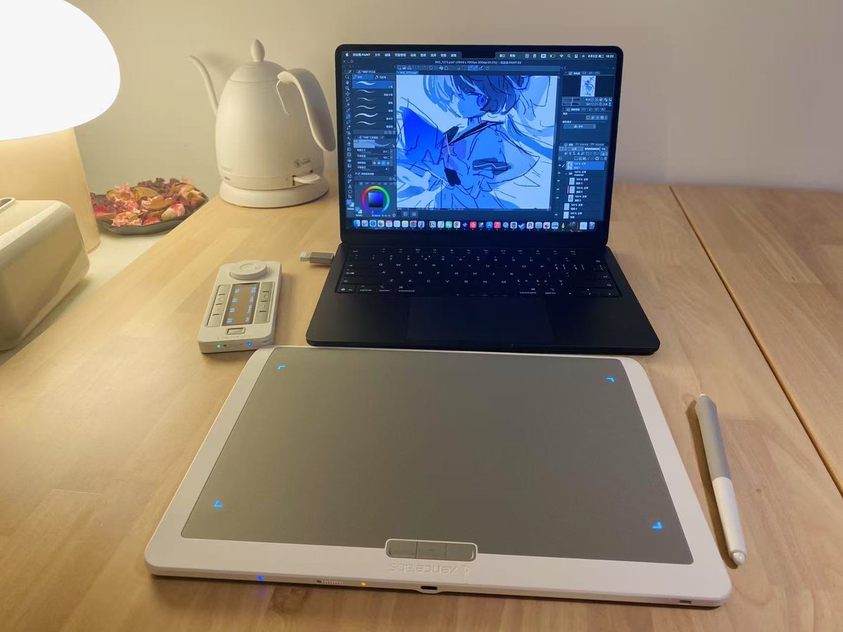 shioc621's tweet photo. xencelabsからペンタブレットいただきました
ドライバーの互換性とても高くて、今まで使っていた他のブランドの板タブだと、液タブとのドライバー衝突がひどくて、 xencelabsはまったく問題なし!
Bluetoothも快適で、カフェでのお仕事もサッと取り出せてます✍
#Xencelabs #CreateWithXencelabs #PR https://t.co/mBdoJNb3cJ
