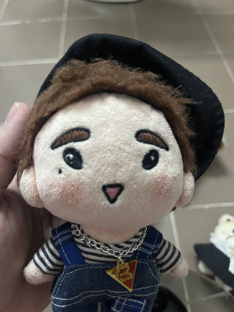 hardshiphard's tweet photo. *~wts/พร้อมส่ง~*

✨ ชัคกี้ยองแจ v2 ตัดป้าย 
- ไม่มีต่างหู ผมเป็นก้อนเพราะอาบน้ำนะคะ
น้องเคยใส่โครงแล้วแต่น่าจะหดค่ะ ดัดเล่นไม่ได้เลย กล่องแตกนิดๆ - 

♥️ 650 บาท ส่งฟรี  dm ได้เลยนะคะ🙏🏻🙇🏻‍♀️

#เล่นกับชัคกี้ #ชัคกี้got7 #got7doll #GOTOON_BY_GOT7 #ตลาดนัดอากาเซ่ #ตลาดนัดgot7 https://t.co/lhYbYwfPpH