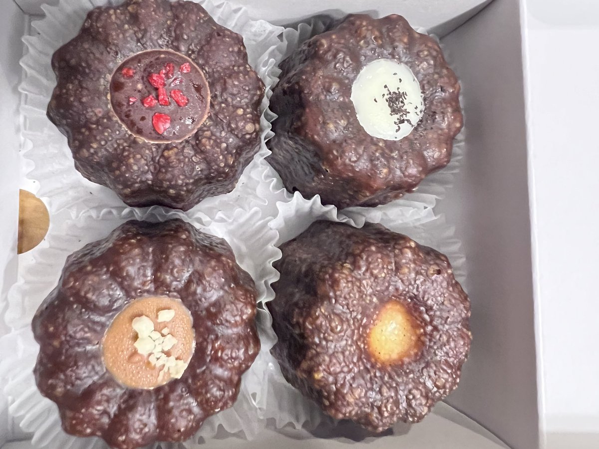 sat_sat_8787's tweet photo. 今日のゴミと草
家の近くで誰かが落とした?
沢山の潰れた食材と段ボール
無傷もあったけどこの高温下では…
ゴミ袋へ🙇♀️
一旦帰って再スタート
途中の草(木?)を刈りに3度目のスタート
ご褒美に #YUIMAALU で交換した #cocolate のカヌレでコーヒータイム☕️
同時に2箱注文し、同梱してもらいました https://t.co/6pG1CP4zLK